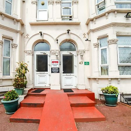 Stratford Hotel Лондон Экстерьер фото